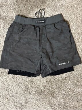 alphalete infinity compression shorts - grey camo